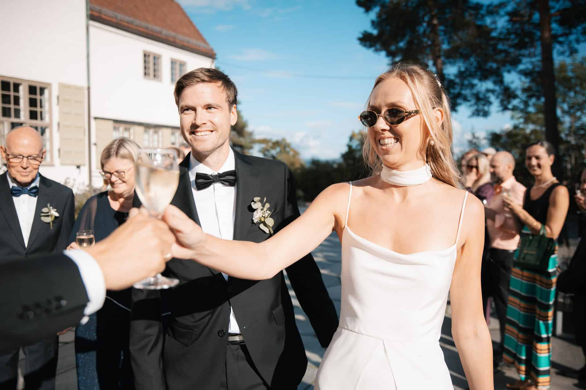 Bryllupsfotograf Heidi Henriksen fanger kjærligheten i Oslo. Profesjonell bryllupsfotografering for.