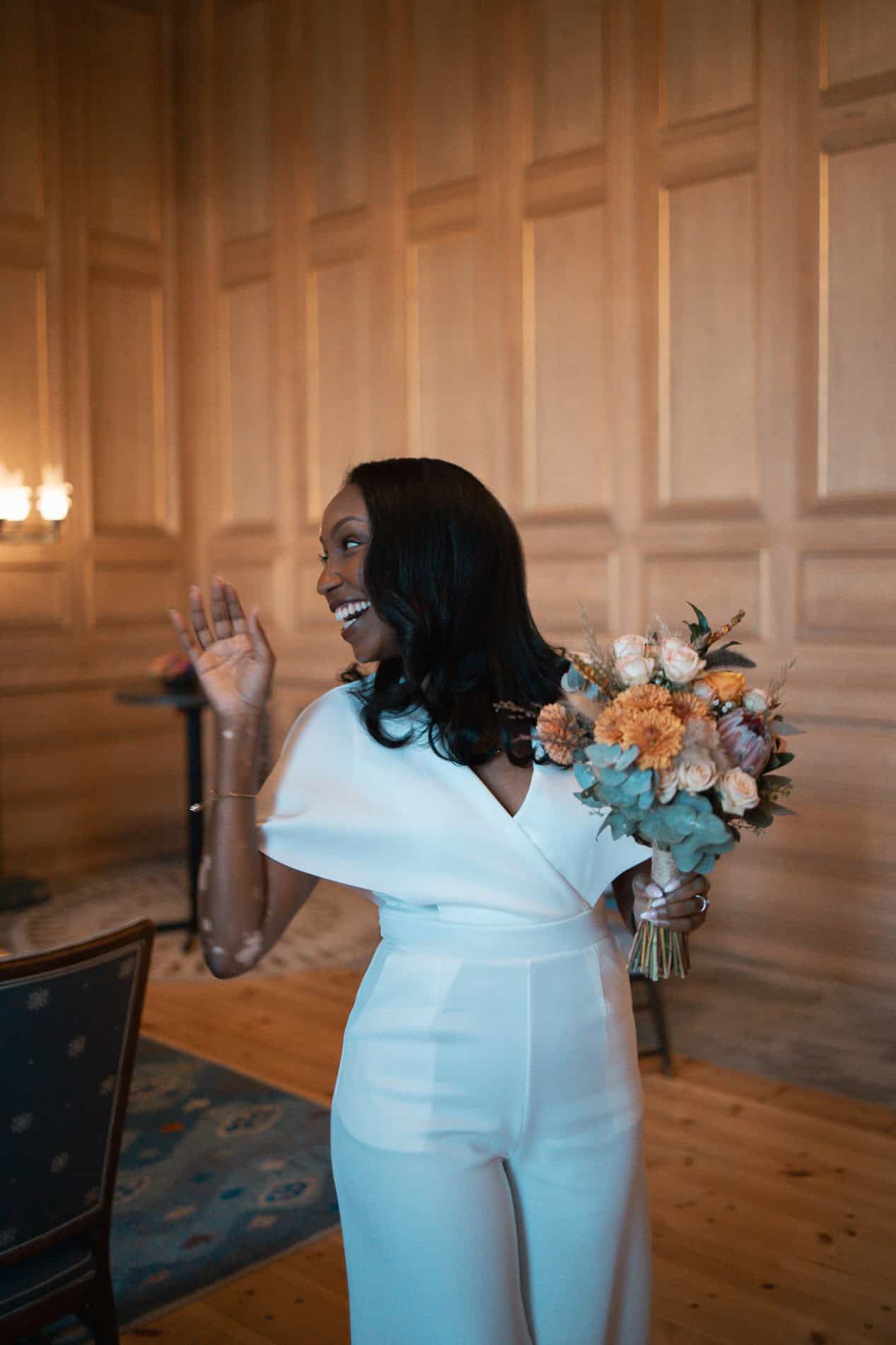 Rådhus-bryllup-Oslo Bryllupsfotograf Heidi Henriksen fanger øyeblikk av glede og kjærlighet under bryllup i Oslo.