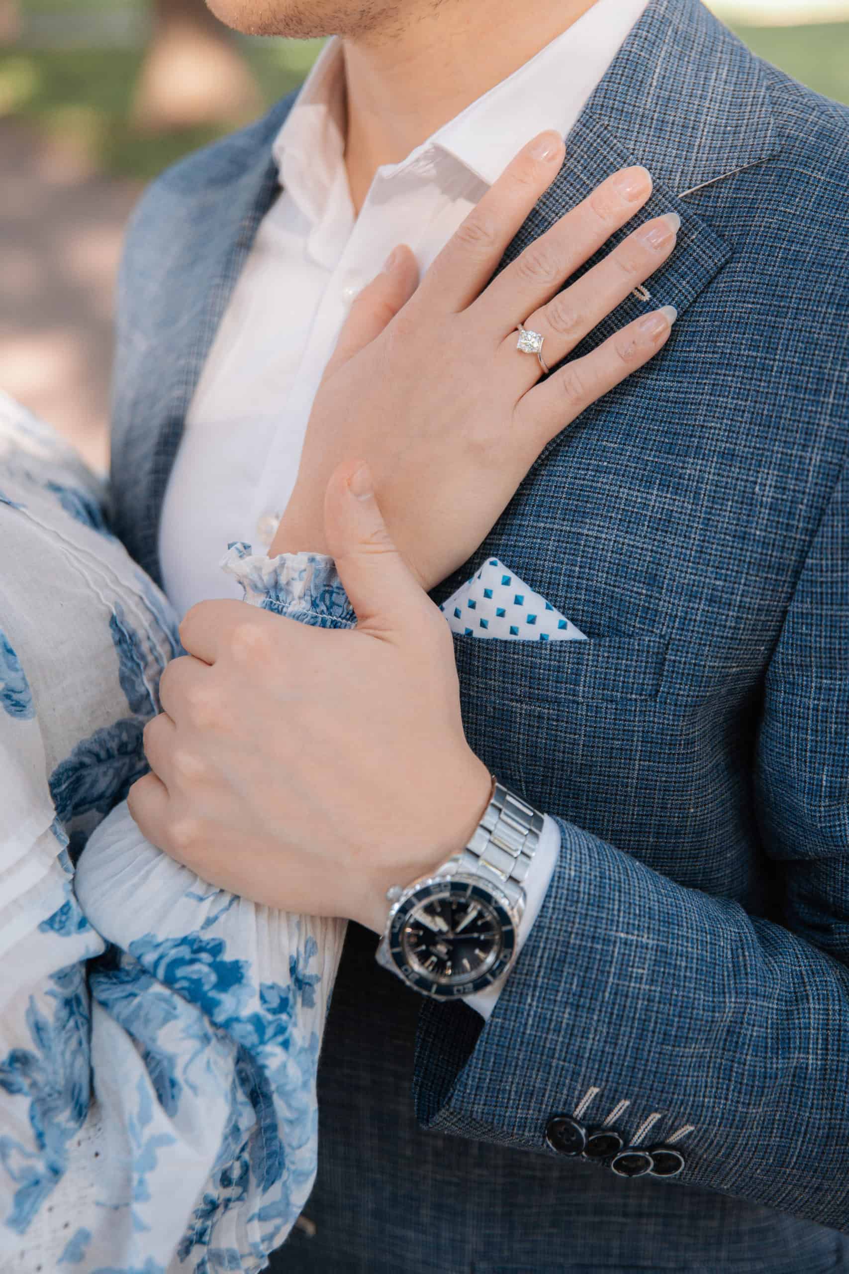 Familiefotografi av par i Oslo, fokus på kjærlighet og nærhet. Profesjonell fotograf for familiebild.