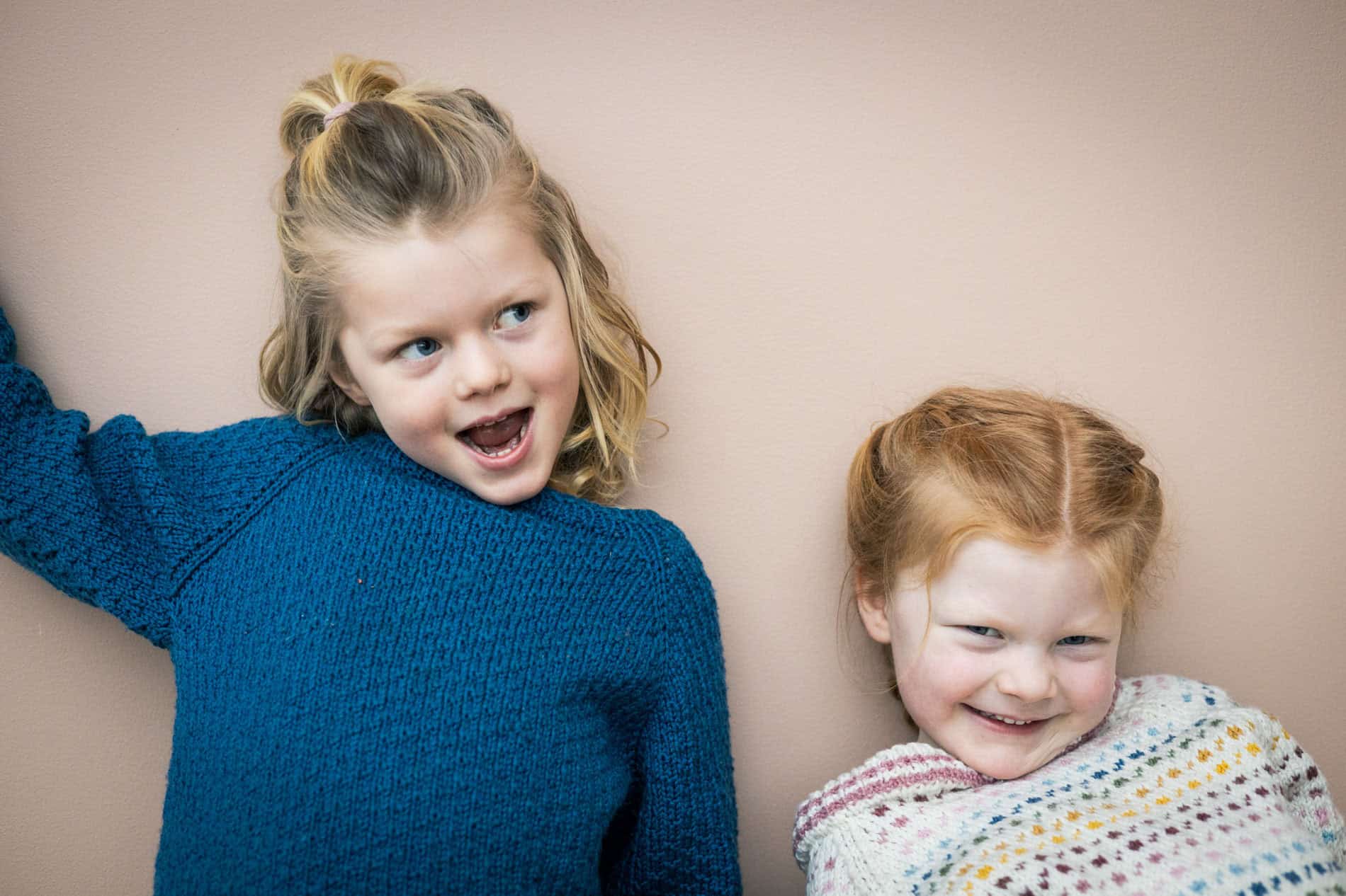 Familiefotografi av glade barn i Oslo for familiebilder.